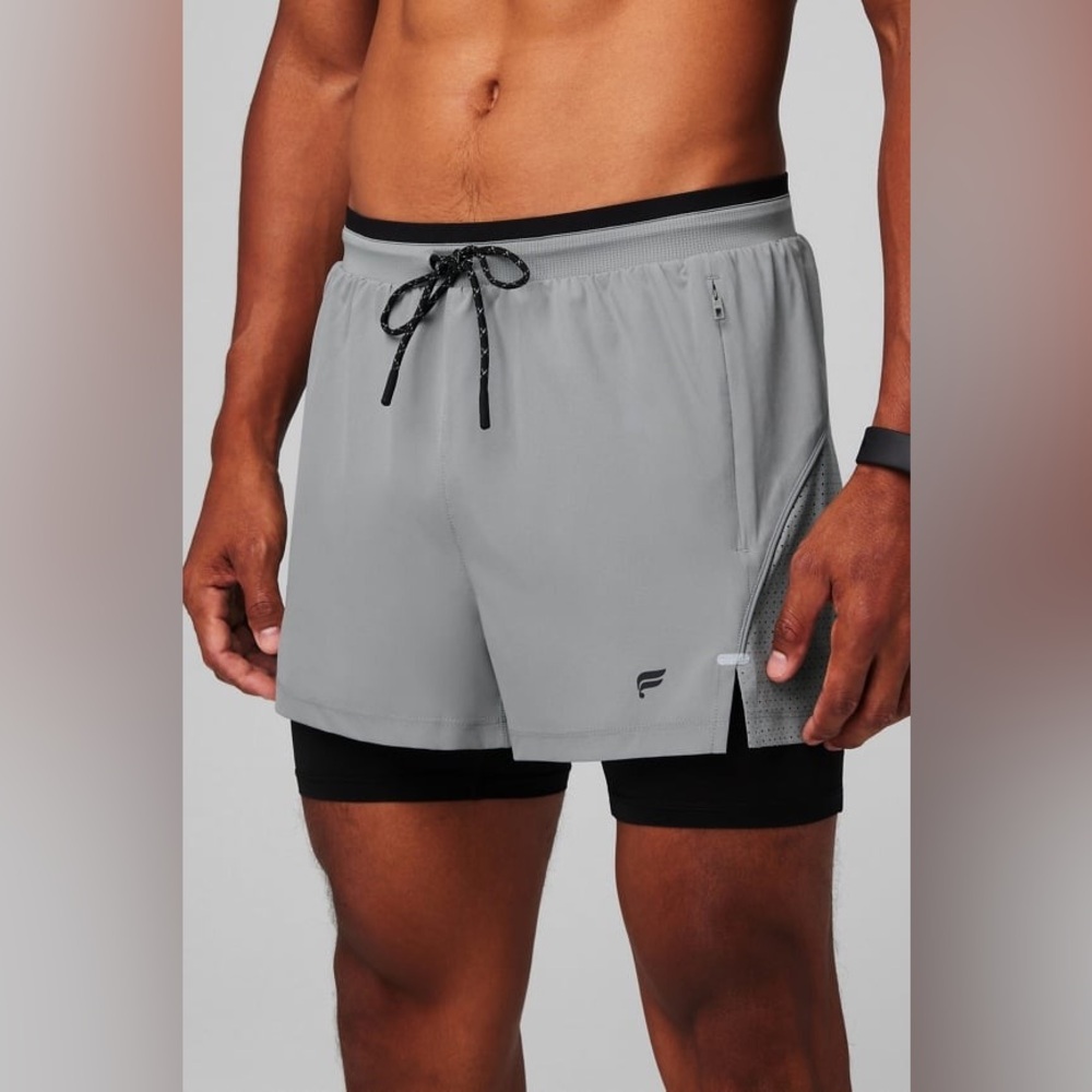 Men’s Fabletics 3” Kadence gray running short lined Large